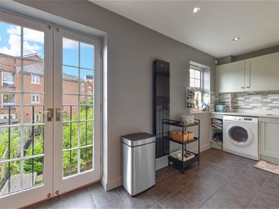 KITCHEN/BREAKFAST ROOM